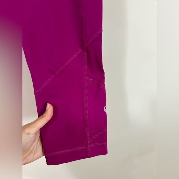 Lululemon Pace Rival Crop in Deep Fuschia - Picture 15 of 16